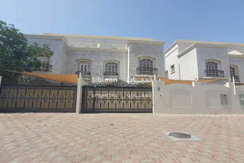 5 bedrooms Twin Villa in Muscat, Oman No. 53871