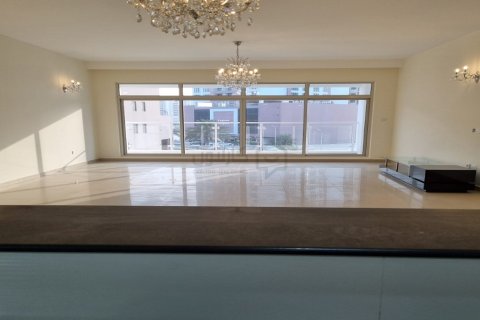 Квартира с 4 спальнями в Амвадж, Бахрейн №107113