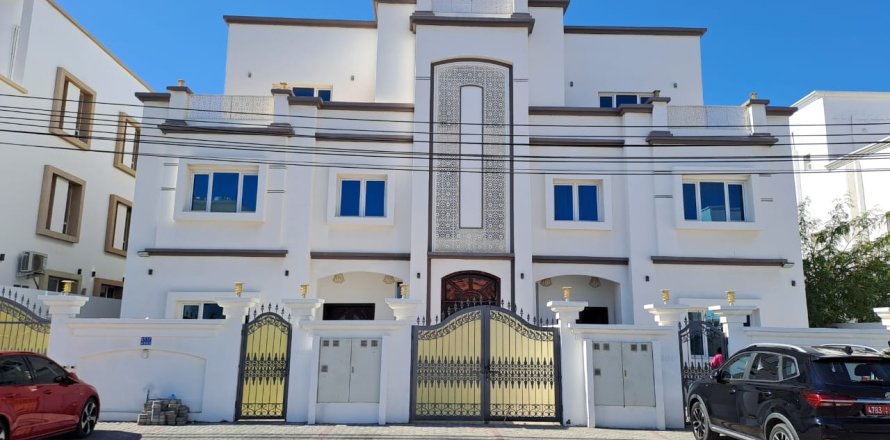 5 غرفة نوم  فيلا في مسقط , عُمان رقم 54225