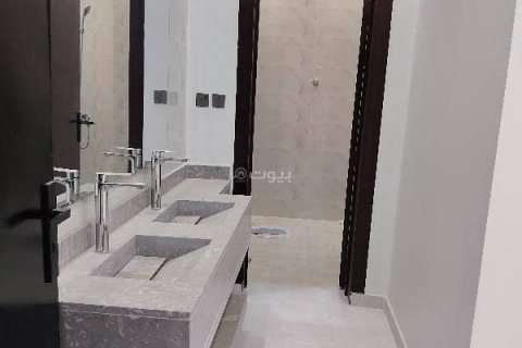 5 bedrooms Apartment in Riyadh, Saudi Arabia No. 62793