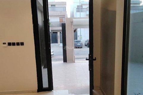 Villa de 8 dormitorios en Riyadh, Saudi Arabia No. 62795 7