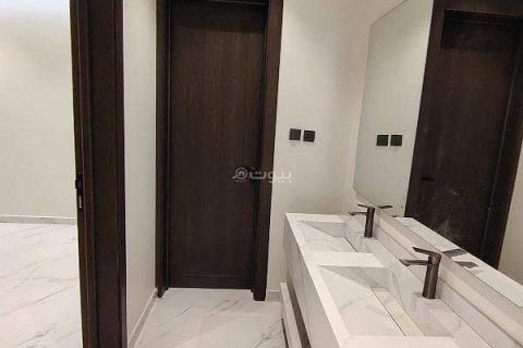 Villa de 8 dormitorios en Riyadh, Saudi Arabia No. 62795 15