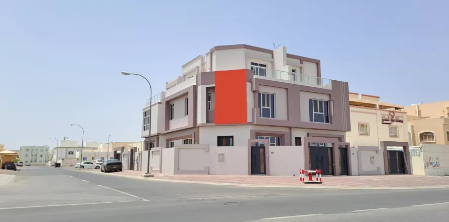 5 bedrooms Commercial property in Muscat, Oman No. 62475