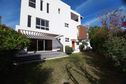 5 bedrooms Villa in Madinat as'Sultan Qaboos, Oman No. 62473 3