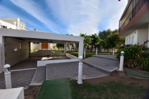 5 bedrooms Villa in Madinat as'Sultan Qaboos, Oman No. 62473 4