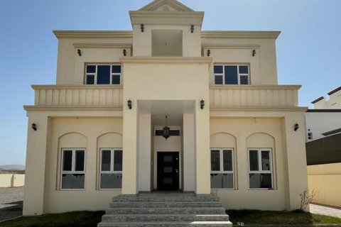 6 bedrooms Villa in Muscat, Oman No. 54482