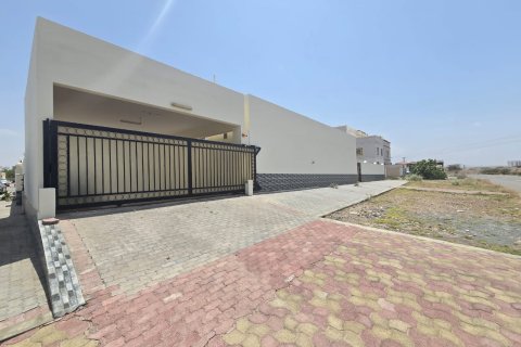 3 bedrooms Villa in As Sib, Oman No. 69222 5