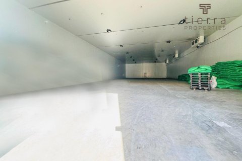 724.6m² Warehouse in Dubai, UAE No. 47673