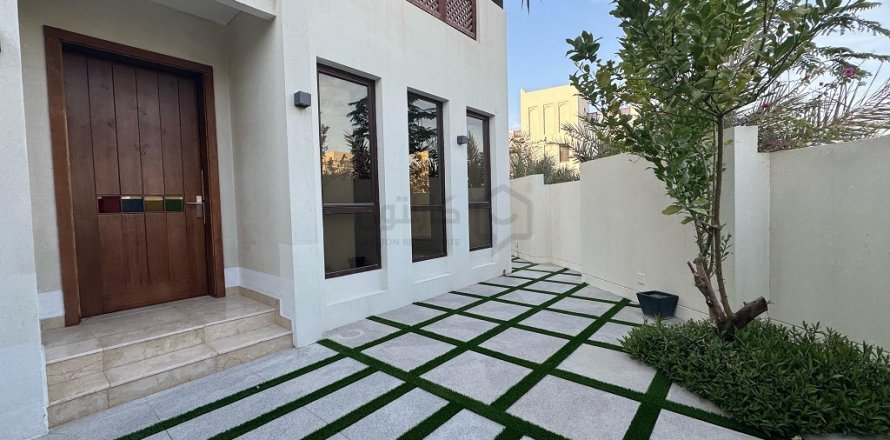 Villa de 4 chambres à Al Dair, Bahrain No. 61894