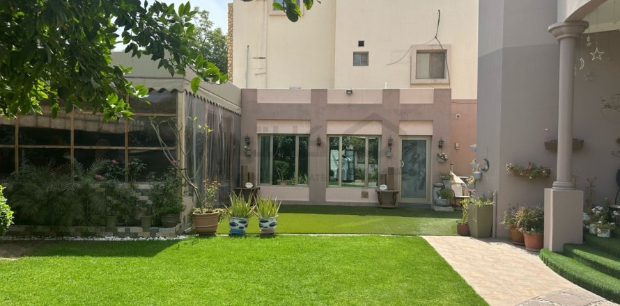 5 bedrooms Villa in Hamad Town, Bahrain No. 61896