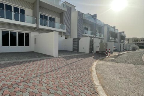 4 bedrooms Villa in Madinat as'Sultan Qaboos, Oman No. 54413