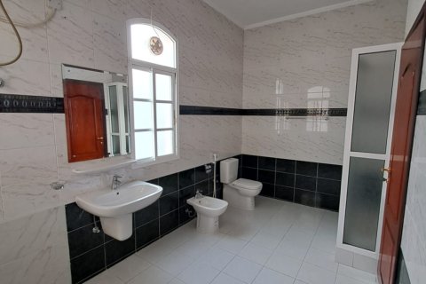 Вилла с 7 спальнями в Маскат, Оман №54414 6