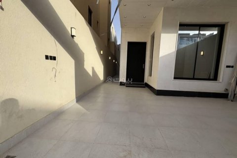 5 bedrooms Apartment in Riyadh, Saudi Arabia No. 68039 3