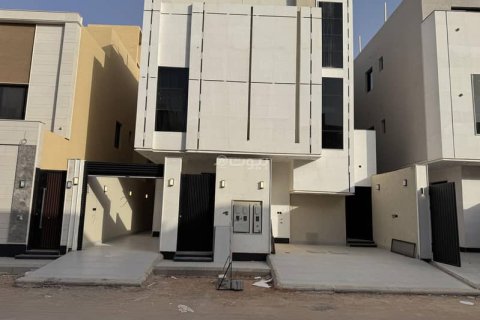 5 bedrooms Apartment in Riyadh, Saudi Arabia No. 68039