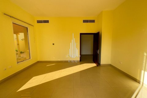 8 bedrooms Villa in Baniyas, UAE No. 35464 16