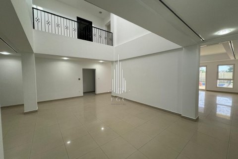 8 bedrooms Villa in Baniyas, UAE No. 35464 15