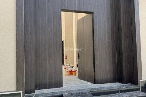 5 bedrooms Villa in Riyadh, Saudi Arabia No. 62768