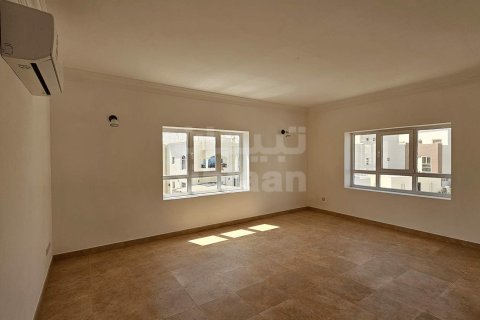 Villa de 5 dormitorios en Muscat, Oman No. 53653 8
