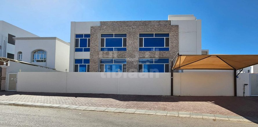 6 bedrooms Villa in Al Ansab, Oman No. 53647