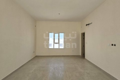 5 bedrooms Villa in Al Ansab, Oman No. 53651 3