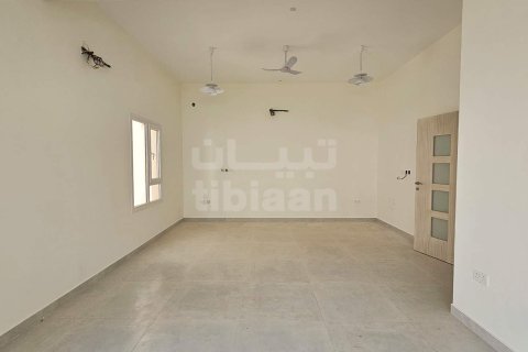 5 bedrooms Villa in Al Ansab, Oman No. 53651 6