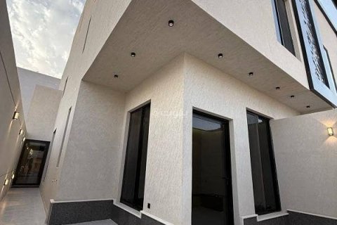 4 bedrooms Villa in Riyadh, Saudi Arabia No. 99628 4