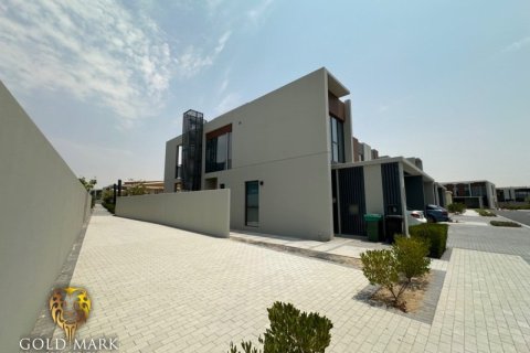 4 bedrooms Townhouse in Dubai Land, UAE No. 33058