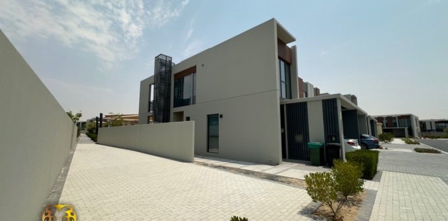 4 bedrooms Townhouse in Dubai Land, UAE No. 33058