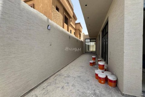 6 bedrooms Villa in Riyadh, Saudi Arabia No. 67534 10