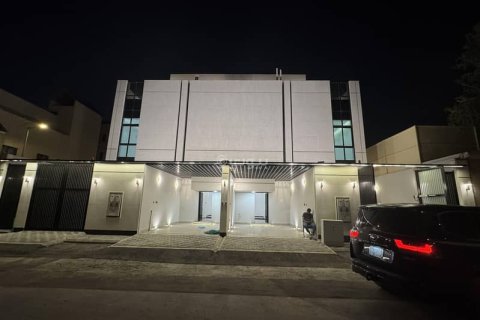 4 bedrooms Apartment in Riyadh, Saudi Arabia No. 67537