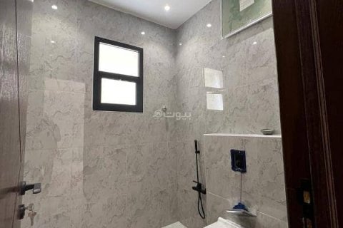 Villa de 5 dormitorios en Riyadh, Saudi Arabia No. 67539 3