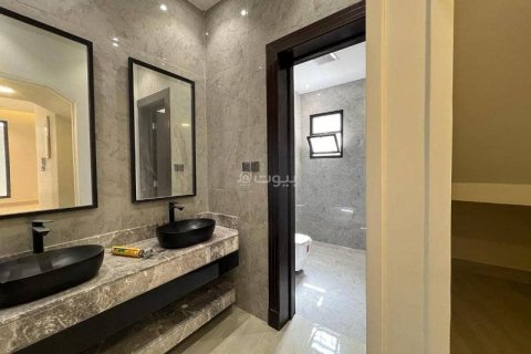 Villa de 5 dormitorios en Riyadh, Saudi Arabia No. 67539 8