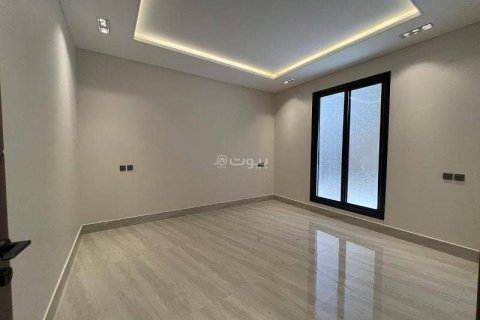 Villa de 5 dormitorios en Riyadh, Saudi Arabia No. 67539 11
