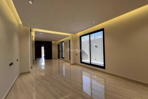 Villa de 5 dormitorios en Riyadh, Saudi Arabia No. 67539 17