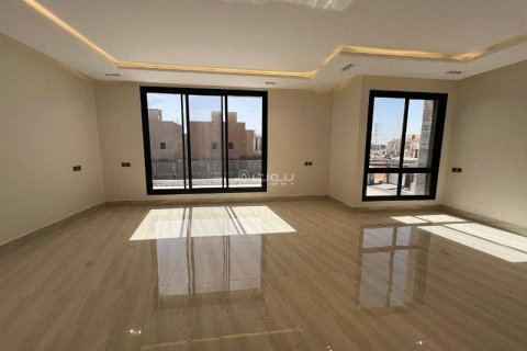 Villa de 5 dormitorios en Riyadh, Saudi Arabia No. 67539 15
