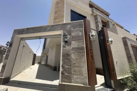 5 bedrooms Villa in Riyadh, Saudi Arabia No. 67535
