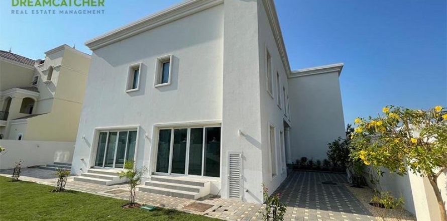 Вилла с 6 спальнями в Al Hamra Village, ОАЭ №75583