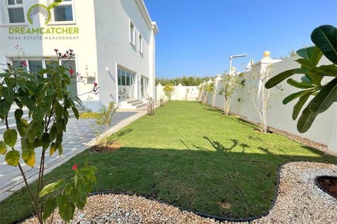 Вилла с 6 спальнями в Al Hamra Village, ОАЭ №75583 11