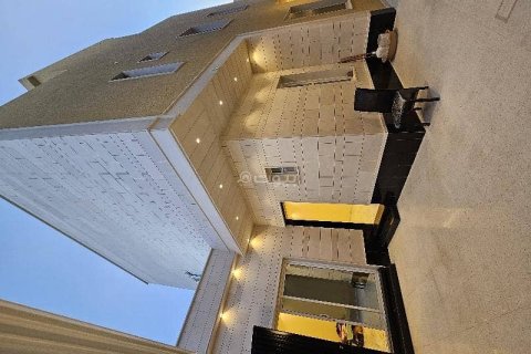 6 bedrooms Villa in Riyadh, Saudi Arabia No. 99527
