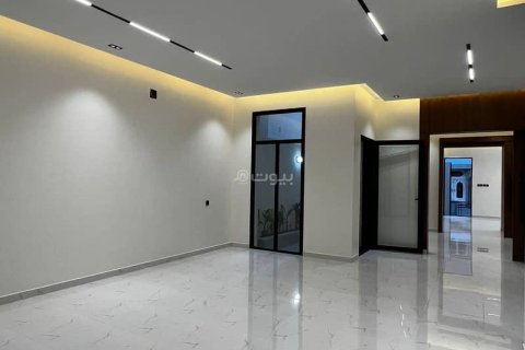 5 bedrooms Villa in Riyadh, Saudi Arabia No. 99525 5