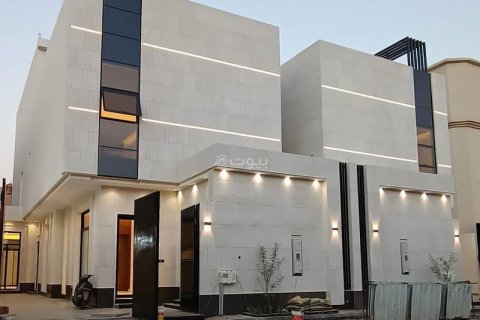 5 bedrooms Villa in Riyadh, Saudi Arabia No. 99525