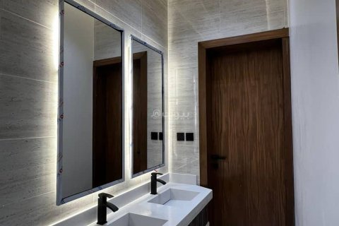 5 bedrooms Villa in Riyadh, Saudi Arabia No. 99525 7