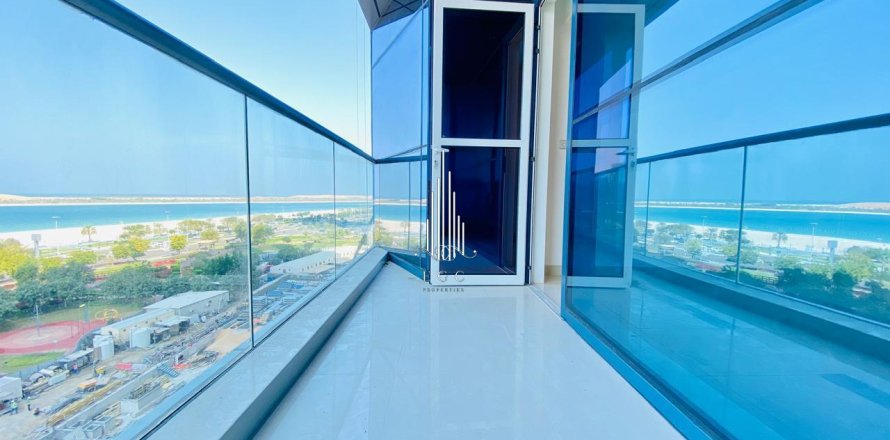 Apartment de 3 dormitorios en Corniche Road, UAE No. 75918