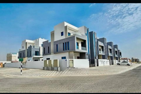 4 bedrooms Villa in Bawshar, Oman No. 105034