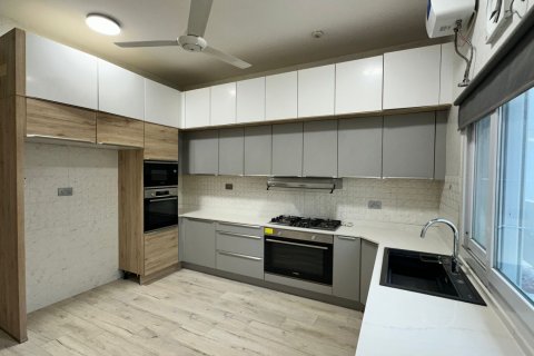 Villa Gemela de 6 dormitorios en Muscat, Oman No. 105033 11