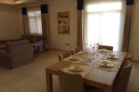 Villa de 3 dormitorios en Doha, Qatar No. 57392 5