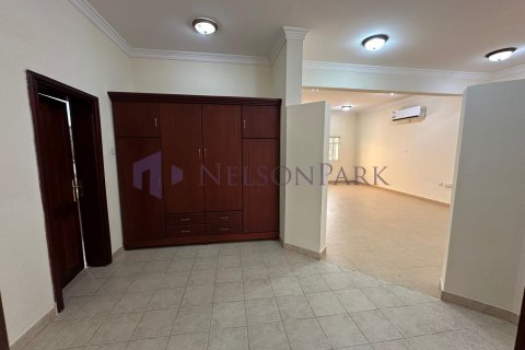 Villa de 4 chambres à Doha, Qatar No. 57390 13