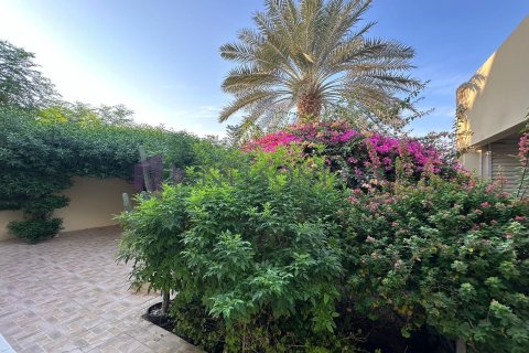 Villa de 4 chambres à Doha, Qatar No. 57390 3