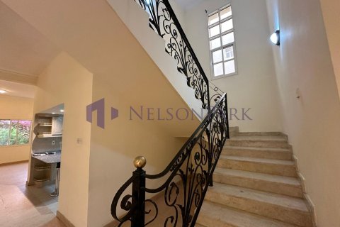Villa de 4 chambres à Doha, Qatar No. 57390 5