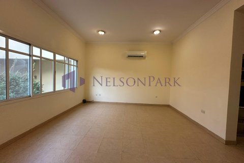 Villa de 4 chambres à Doha, Qatar No. 57390 9